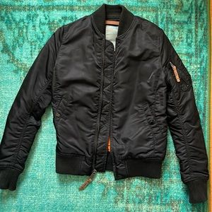 ALPHA INDUSTRIES INC BOMBER JACKET XS